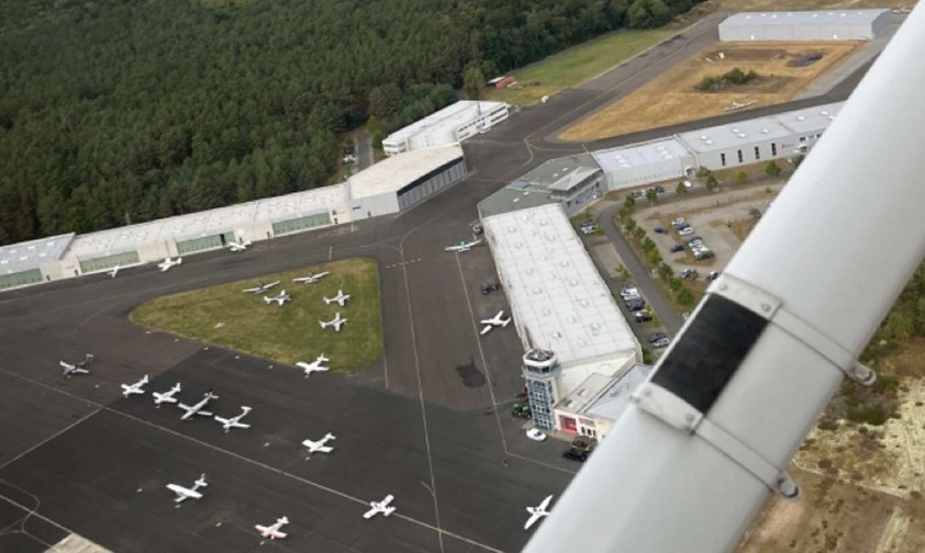 Der Flugplatz Schönhagen nach dem Start.