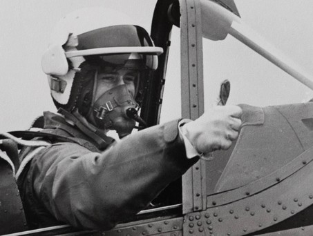 Hätten Sie ihn erkannt? King Charles III als junger Prinz ud Kampfpilot in den Siebzigern