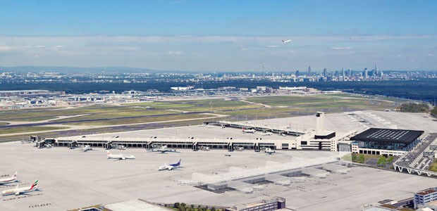 Das neue Terminal 3 von Frankfurt am Main wird im Süden des Flughafens zu stehen kommen. Es wird zwei Flugsteige aufweisen. H wird 400 Meter, J wird 600 Meter lang.