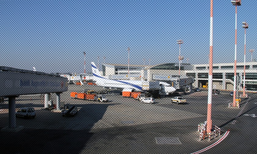 Boeing 737 von El Al am Flughafen tel aviv: Aktuell gleicht der Airport einer US-Militärbasis. 
