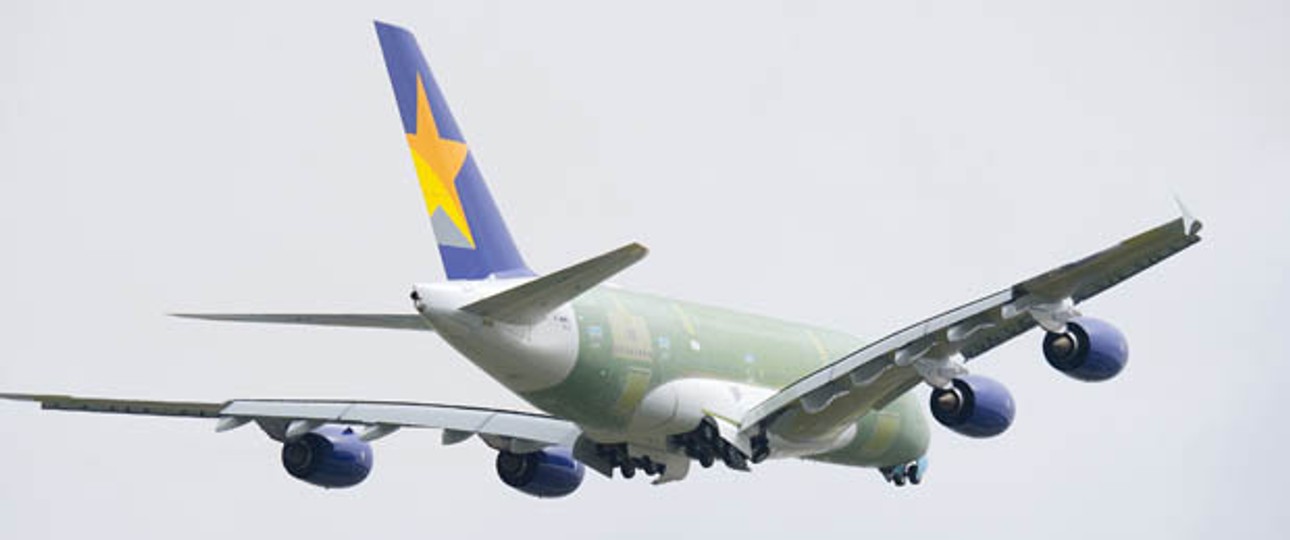 Der unfertig lackierte Airbus A380 von Skymark: Die Airline orderte sechs Exemplare.