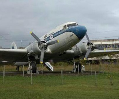 Douglas Dc-3 of Varig when it still stood near Rio's international airport.