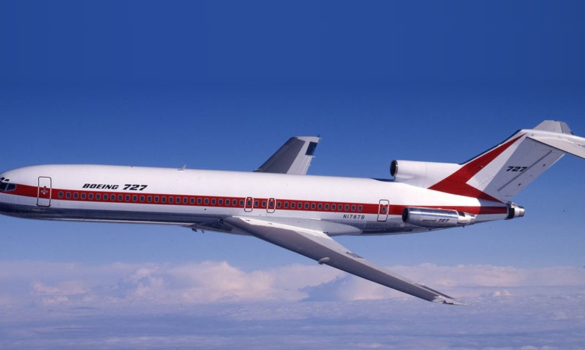 Die Boeing 727: Der dreistrahlige Jet trägt die Triebwerke am Heck, ...