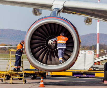 Techniker von Aeroflot: Das Wartungsunternehmen Aeroflot Technics ist Opfer eines massiven Cyberangriffs geworden. 
