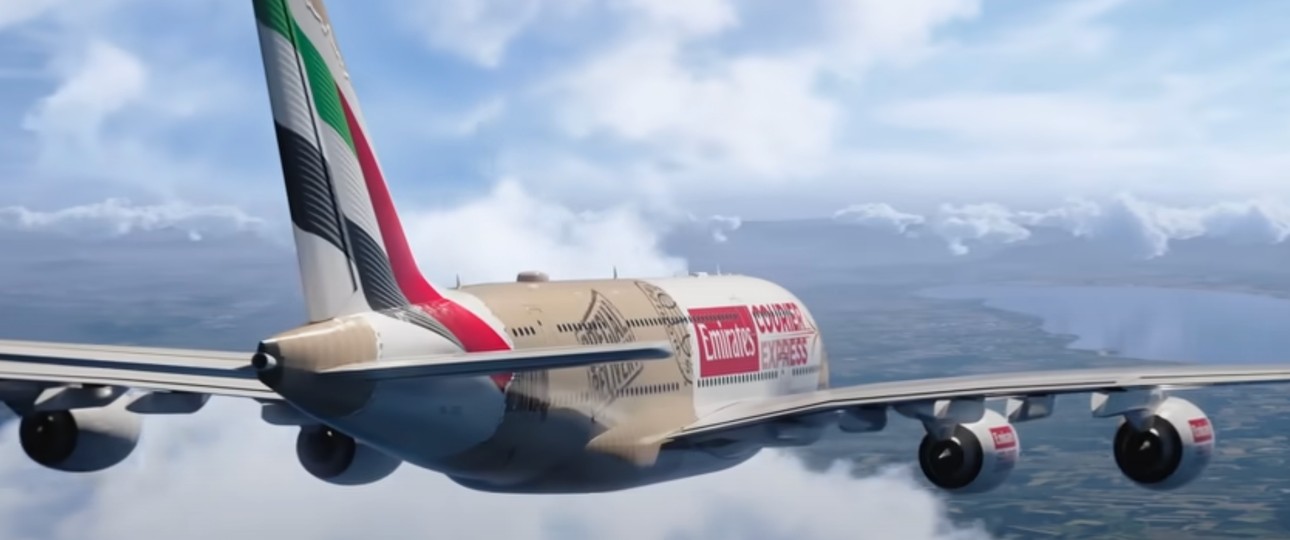 Airbus A380 vom Emirates: Das Flugzeug trägt die Courier-Express-Sonderlackierung