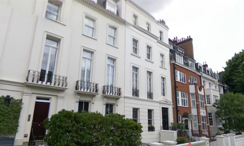 16 Cottesmore Gardens (weisses Haus mit Aufbau): Das Multimillionenhaus von American AIrlines.