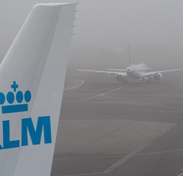 Leitwerk eines KLM-Flugzeugs: Die Fluglinie hat vier Ziele im Nahen Osten überraschend gestrichen.