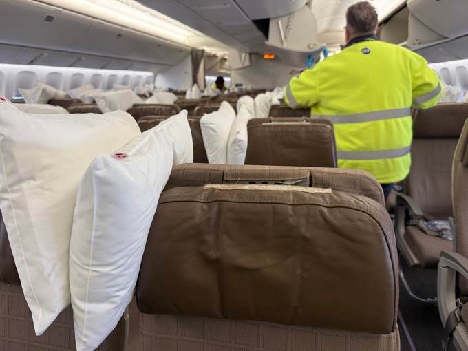 Je nach Flugzeug, Destination und Zeitfenster kann eine Reinigung zwischen wenigen Minuten und etwa einer Stunde dauern.