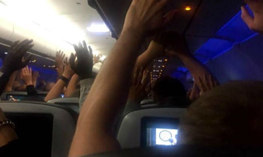 Wenn die Polizei ein Flugzeug umzingelt