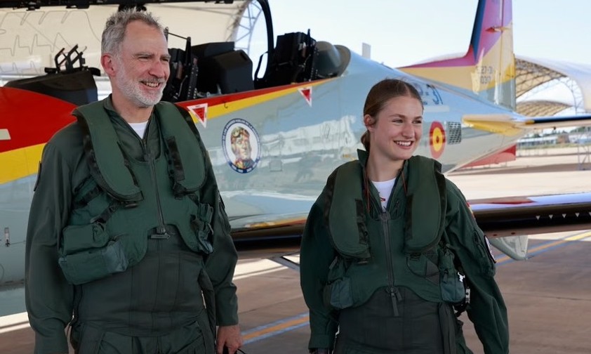 König Felipe VI. und Prinzessin Leonor: Flogen gemeinsam.