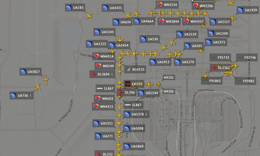 Flughafen Denver: Bis zu 50 Flugzeuge waren für den Start bereit. Einige brauchten über eine Stunde vom Gate zur Piste.