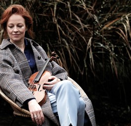 Carolin Widmann: Jetzt darf der Kasten der Geige auch mit. 