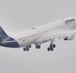 Airbus A340-300 von Lufthansa (Symbolbild): Ein solches Flugzeug verursachte die Verspätung.