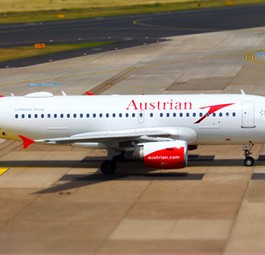 Flieger von Austrian Airlines: Wer oft drin sitzt, kann jetzt eine Zehnerkarte kaufen.