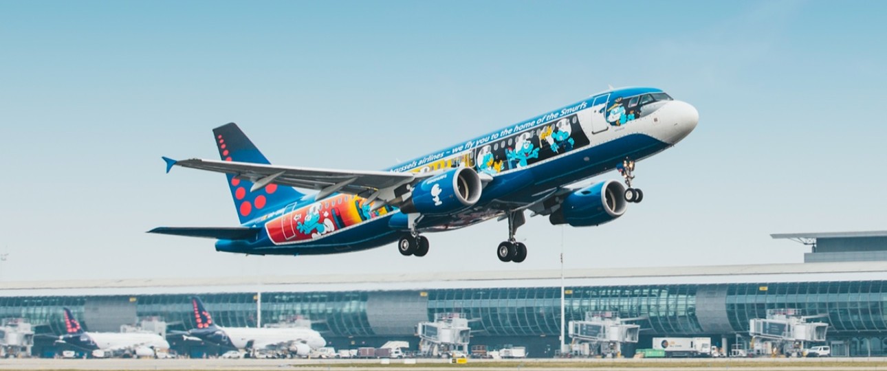 Ein Airbus A320 von Brussels Airlines in der Schlumpf-Lackierung: Damit ist bald Schluß.