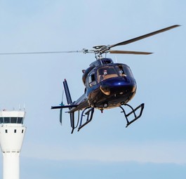 Hubschrauber an einem Flughafen: Die FAA hat die Regeln verschärft.