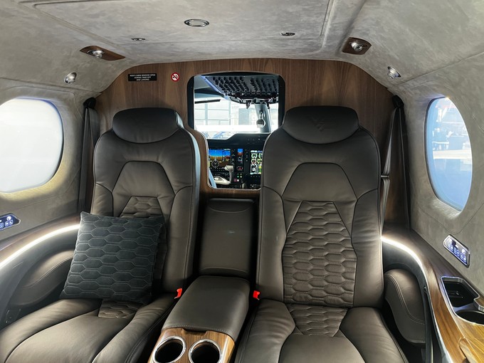 Der Blick ins Cockpit kann geschlossen werden.