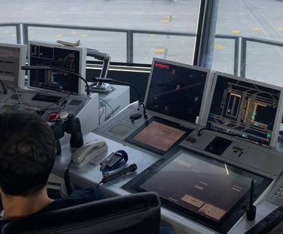 Lotse im Tower: Verantwortungsbewusstsein ist gefragt.