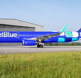 Der erste Jet von Jetblue in der neuen Lackierung.