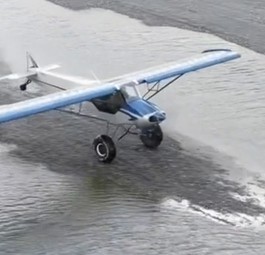 Dieses Flugzeug startet fast ohne Anlauf
