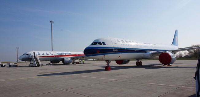 Zwei Airbus A321 stehen bereits in Erfurt/Weimar.