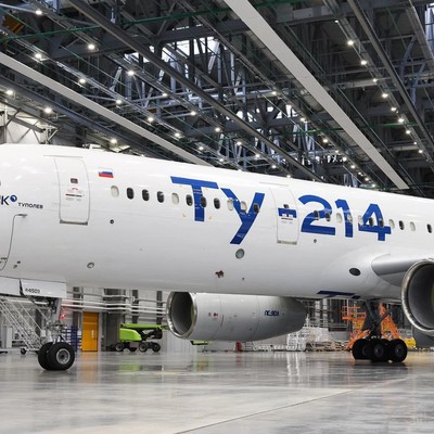 Tu-214 in einer Halle: S7 Airlines steht kurz vor der Bestellung von 100 Exemplaren.