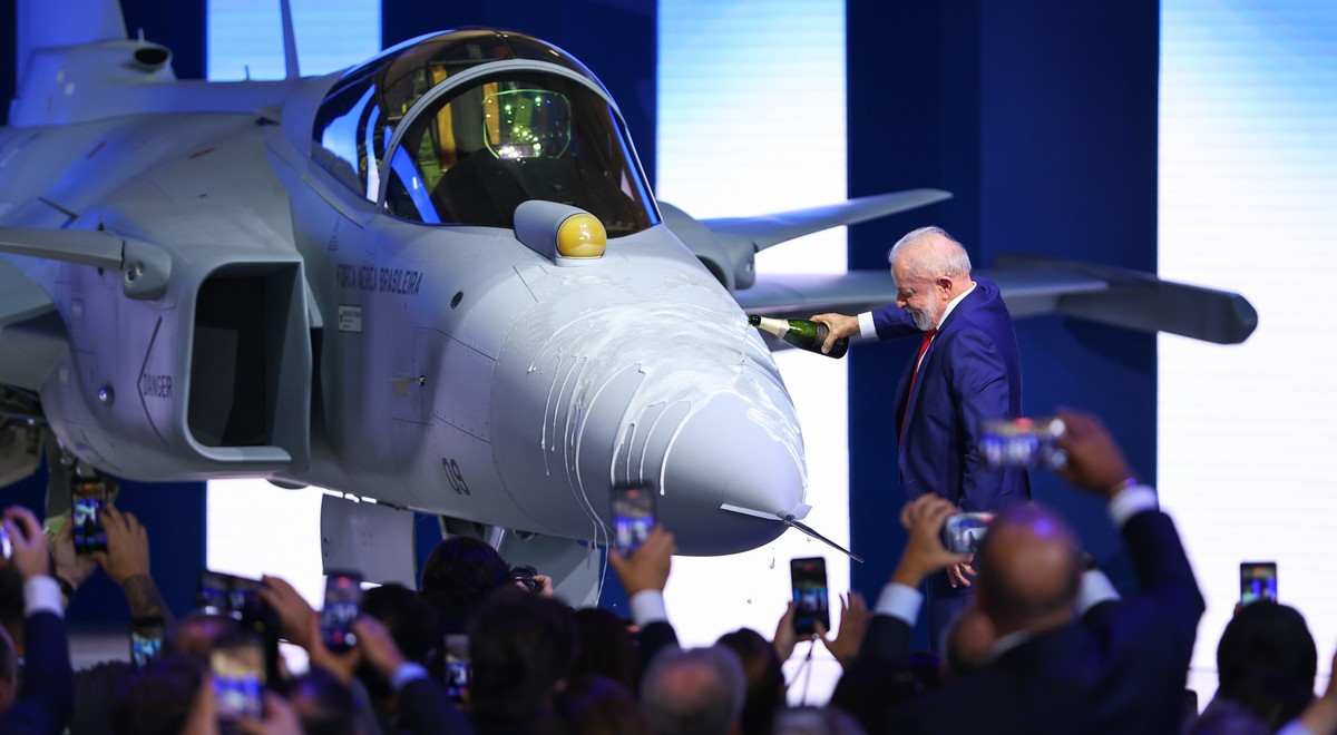 Staatspräsident Luiz Inácio Lula da Silva tauft die erste heimische Gripen E: Gemeinschaftsprojekt von Saab und Embraer