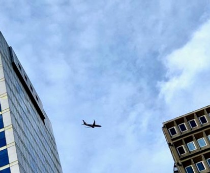 Flugzeug: Wenn einer eine Flugreise tut, kann er was erleben... mitunter auch Unangenehmes.