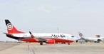 737-400 von Max Air: Die Airline setzt ihren Inlandsverkehr für 90 Tage aus.