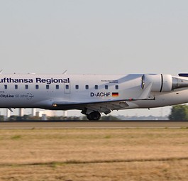 D-ACHF von Lufthansa Regional, operated by Cityline: Hier im Jahr 2009, ...