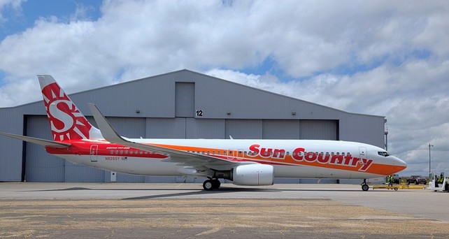 Die Retrolackierung auf der Boeing 737 von Sun Country Airlines: Erinnert an die Anfänge der Fluglinie.