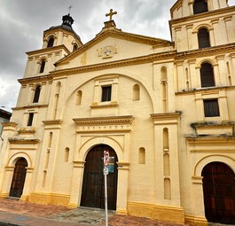 Eine Kirche in Bogota: Die Stadt verbindet Tradition und Moderne.