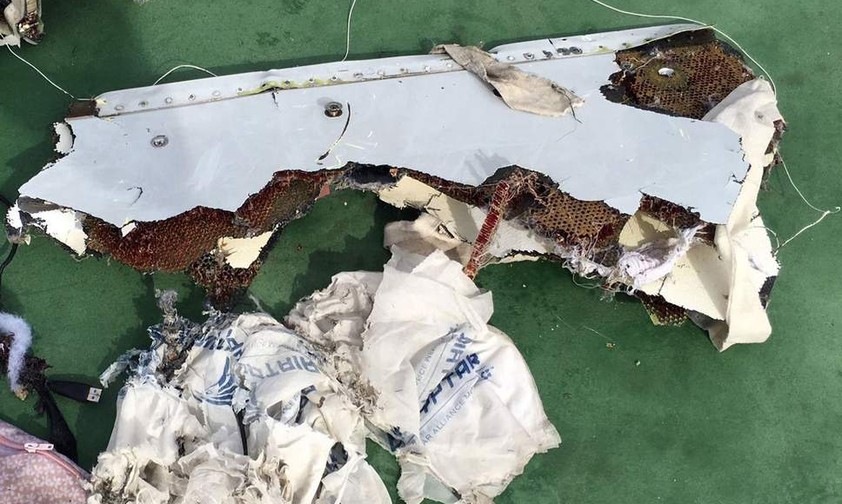 Wrackteil des abgestürzten Airbus A320: Feuer im Cockpit.