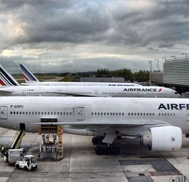 Drei Boeing 777 von Air France: Frankreich hat das Streikrecht für Fluglotsen verändert.