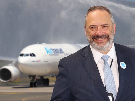 Tiranas Flughafenchef Piervittorio Farabbi: Glücklich über die neue Air-Transat-Route nach Toronto.