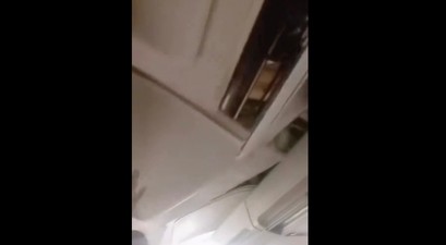 Herabfallende Deckenverkleidung: Die passagiere waren in Panik.