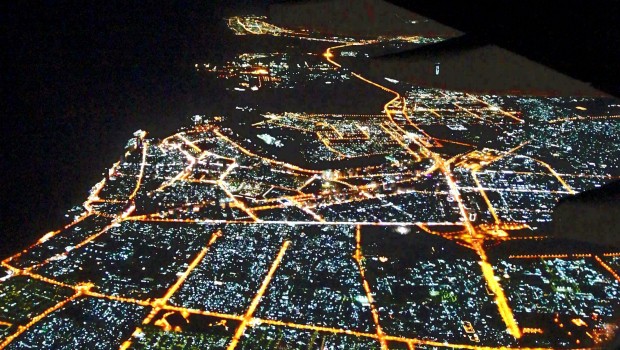 Dass die Stadt, die niemals schläft, ihrem Slogan alle Ehre macht, beweist dieses Foto. Leser Vincent schreibt: «Blizzard Nemo war über das Land gefegt und die Nacht unglaublich klar. Besonders das Leuchten des Times Squares sieht man schön.»