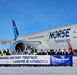 Der erste Dreamliner, der in der Antarktis landet.