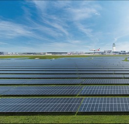 Photovoltaikanlage am Flughafen Wien: Es ist die größte Österreichs.