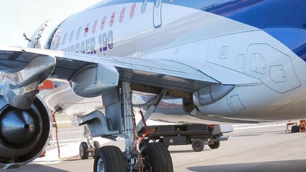 Auch die kleineren Konkurrenten sind da. Die brasilianische Embraer zeigt ihre E190.