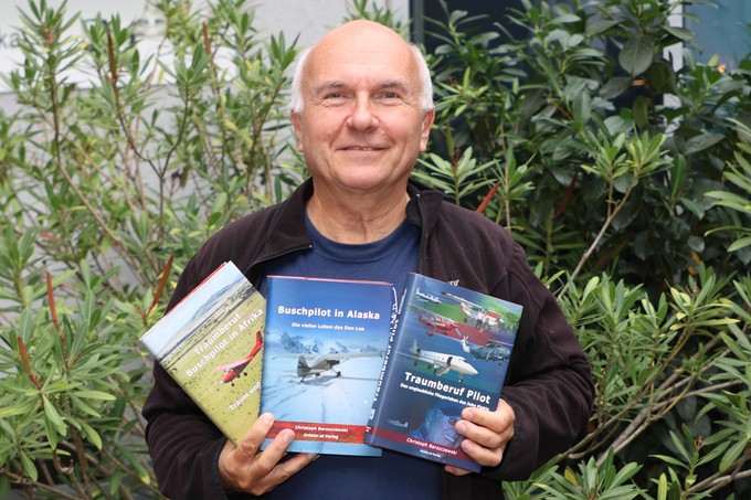 Barszczewskis zweite Passion: Er ist Autor von Büchern über lebende Luftfahrtlegenden.