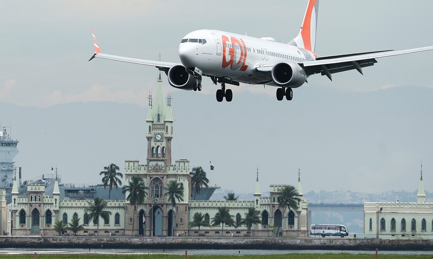 Der alternative Anflug direkt am Zuckerhut vorbei.