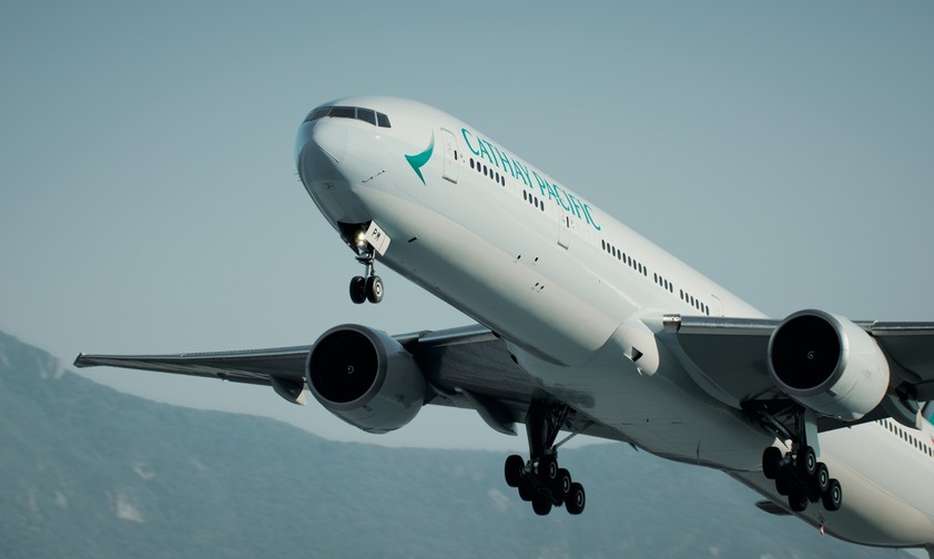 Eine Boeing 777-300 ER von Cathay Pacific: Die Airline bringt eine neue Business-Class und eine neue First Class auf den Markt.