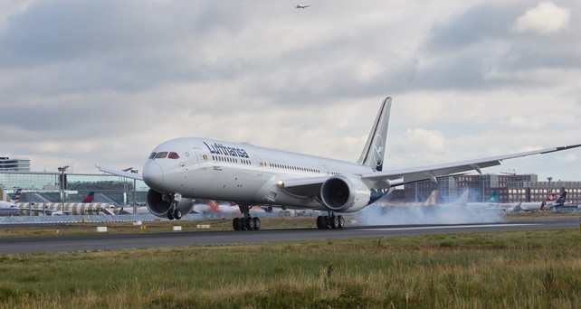 lufthansa erste boeing 787 mit allegris d abpf
