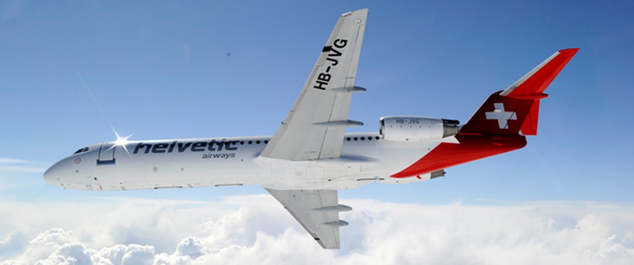 Fokker 100 von Helvetic Airways: Wertvolle Fracht geladen.