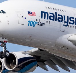 Der Airbus A380 mit der Seriennummer 144, noch in den Farben von Malaysia Airlines. Nun als 2-JAYN unterwegs.