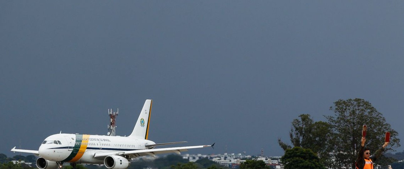 So sieht die 2005 angeschaffte VC-1A heute aus. Als Rufzeichen verwendet sie Força Aérea 01.
