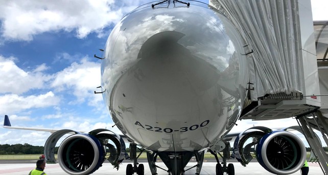 Airbus A220 von Delta: Wie geriet die Enteisungsflüssigkeit ins Flugzeug?