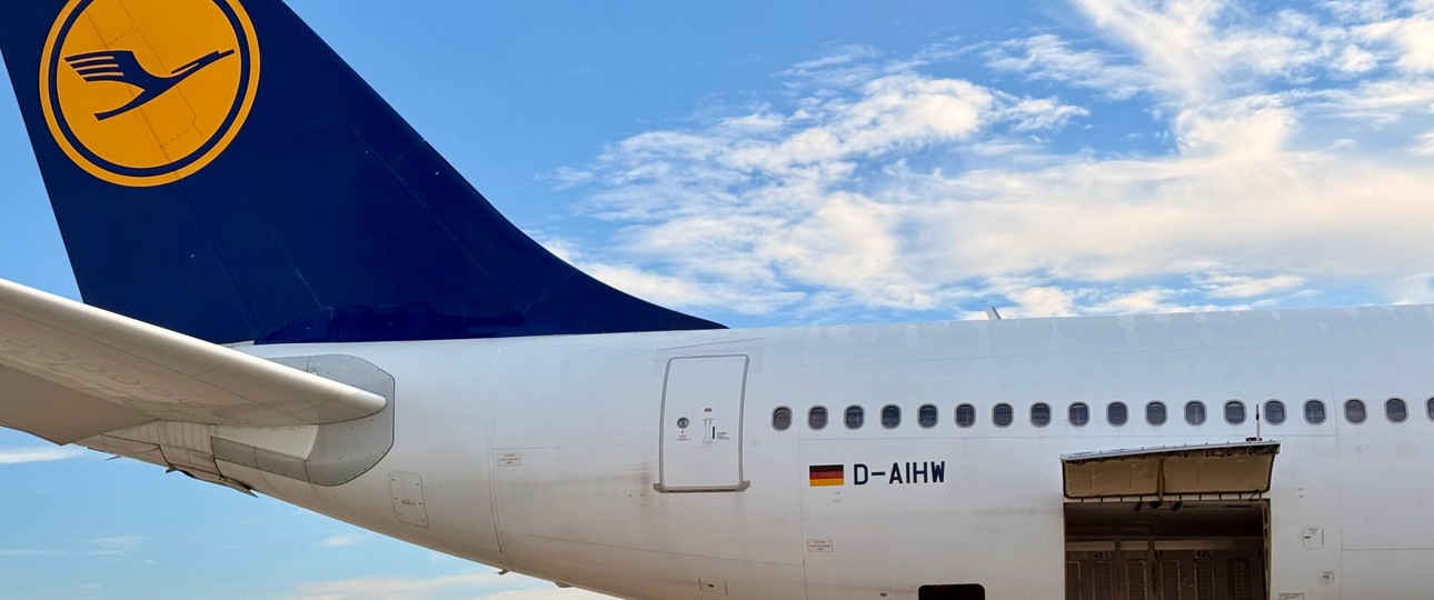 Die D-AIHW von Lufthansa: Der Airbus A340-600 machte die Derière.