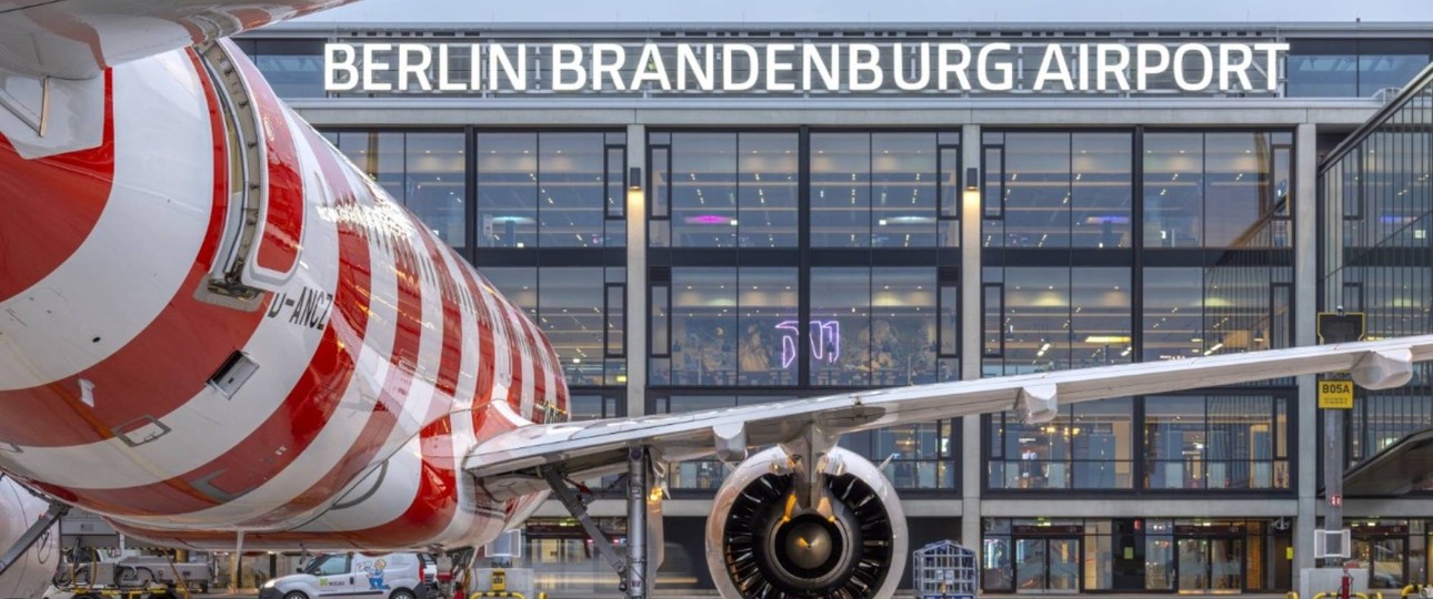 Condor-Airbus am BER: Die Airline fliegt ab Anfang März zweimal täglich zwischen Frankfurt und Berlin.